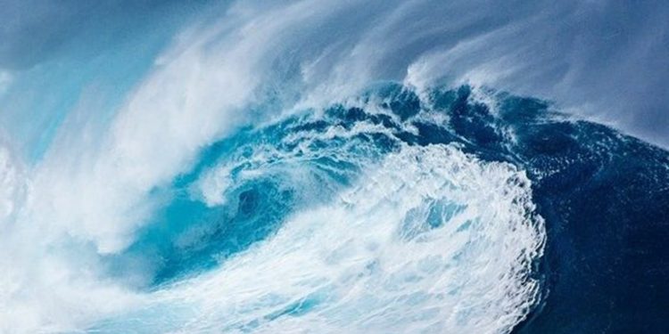 Gelombang 6 Meter Mengancam Jalur Pelayaran di Indonesia
