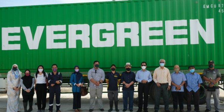 Indonesia Kembali Ekspor 52 Ton Pakan Ternak Sapi ke Brunei Darussalam