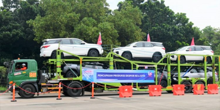 Indonesia Ekspor Perdana Mobil Fortuner ke Australia