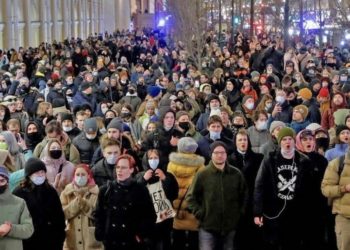 KRISIS UKRAINA: Ribuan Warga Rusia Demo Tolak Perang