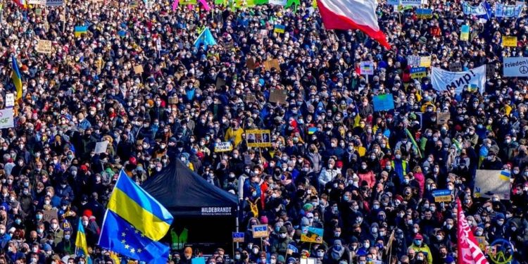 Demonstrasi Mengecam Invasi Rusia ke Ukraina Menggema Diberbagai Negara