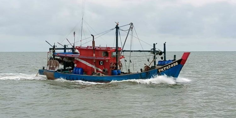 ILLEGAL FISHING: Kapal Malaysia Kembali Ditangkap di Selat Malaka