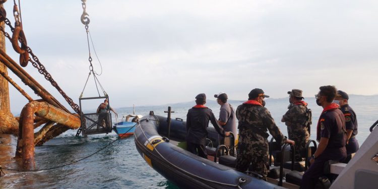 Indonesia Investigasi Rig Berbendera Sri Lanka di Perairan Batu Ampar Batam 1 Indonesia Investigasi Rig Berbendera Sri Lanka di Perairan Batu Ampar Batam