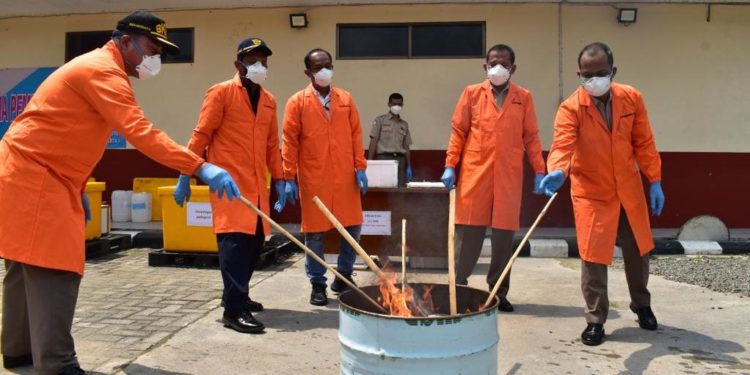 Indonesia Musnahkan Ikan Impor dari Jepang dan Kolombia