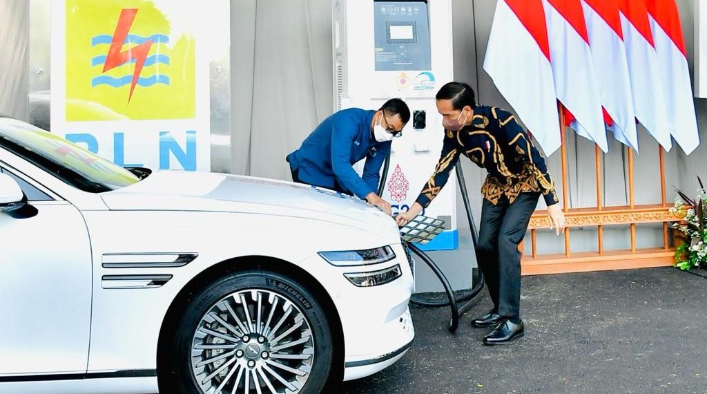 Pertama di Indonesia, SPKLU Ultra Fast Charging Diluncurkan di Bali