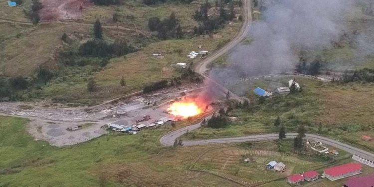 Kelompok Kriminal Bersenjata Bakar Bangunan Milik PT MTT di Puncak Papua