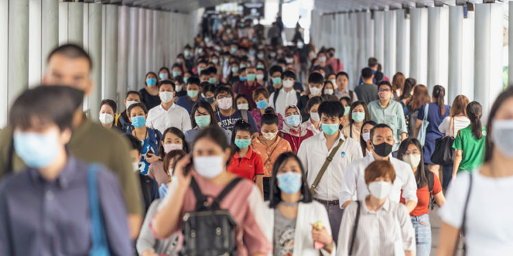 Indonesia Hapus Aturan Pemakaian Masker di Ruang Terbuka