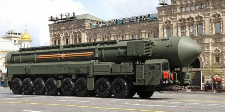 Peringati Hari Kemenangan, Rusia Pamerkan Peluncur Rudal Balistik Antarbenua Yars
