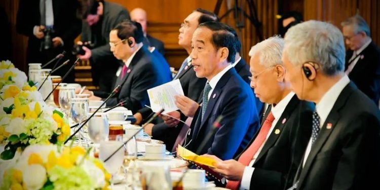 KTT ASEAN-AS: Jokowi Tagih Komitmen Pembiayaan Negara Maju dalam Aksi Iklim