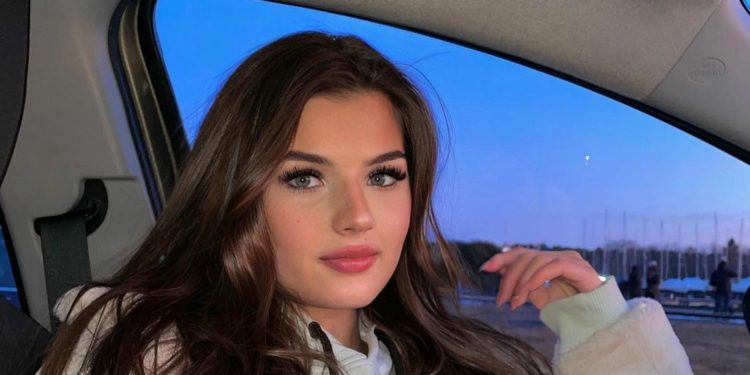 Miss Global Estonia, Valeria Vasilieva Diburu Polisi di Bali 1