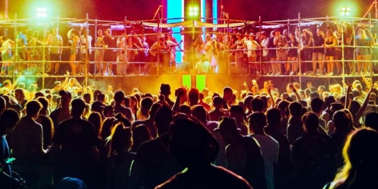 Kehidupan Malam di Thailand Kembali Bergeliat 1