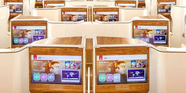 Tekan Emisi Karbon, Emirates Pangkas Pemakaian Kertas dan Plastik