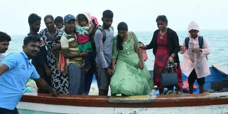 Rakyat Sri Lanka Tinggalkan Negaranya dan Kabur Melalui Jalur Laut