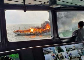 Berlayar dari Singapura, Kapal Kargo Terbakar di Perairan Riau, 1 Orang Tewas