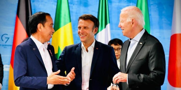 Presiden Jokowi Galang Negara G7 Investasi Energi Bersih di Indonesia