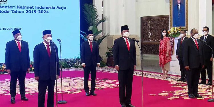 Presiden Jokowi Reshuffle Kabinet, 2 Menteri Tersingkir