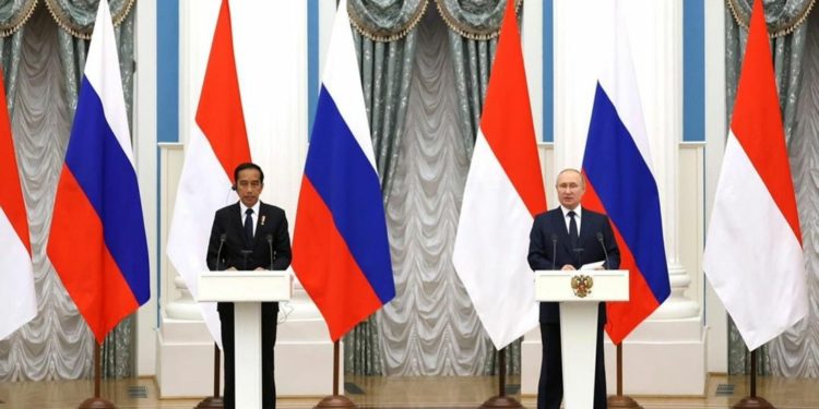 Jokowi Siap Jadi Moderator Komunikasi Putin dengan Zelensky 1