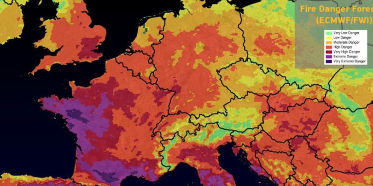 Peringatan Merah di Inggris, Suhu Panas Capai 40°C