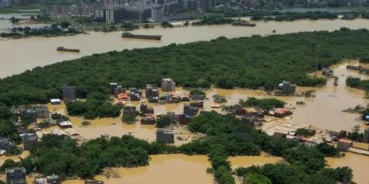 BENCANA IKLIM: China Diterjang Banjir Bandang, 16 Orang Tewas dan Puluhan Hilang 1
