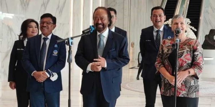 Diplomat Australia Bertemu Surya Paloh, Ada Apa?