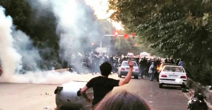 Iran Bergolak, 8 Orang Tewas dalam Aksi Protes Pemerintah