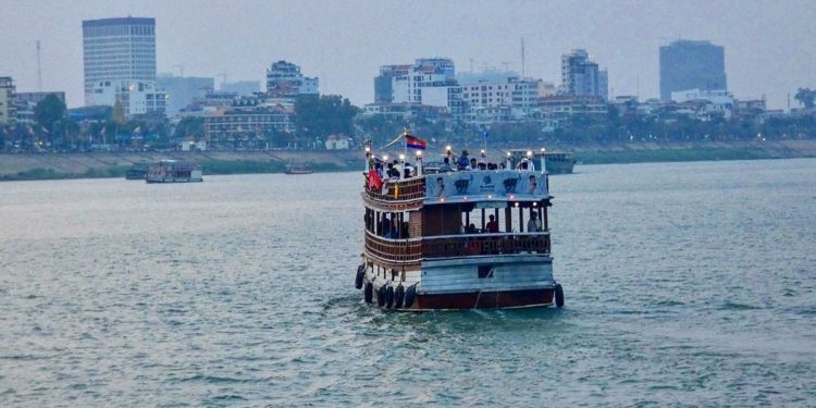 Kapal Tenggelam di Sungai Mekong, 14 Anak Sekolah Tewas