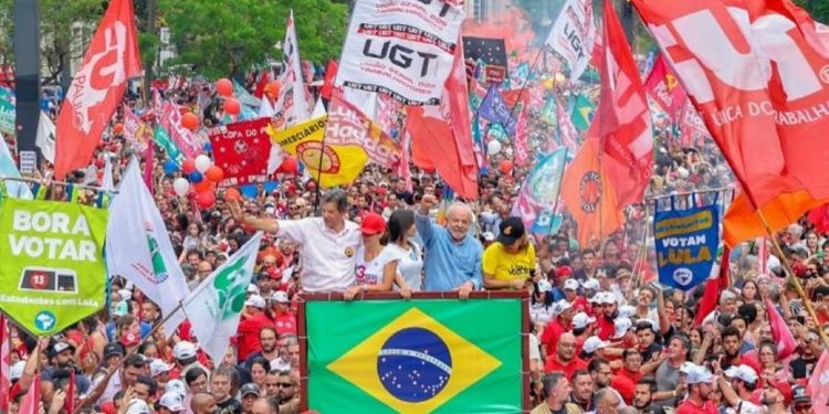 Jutaan Rakyat Brasil Turun ke Jalan Rayakan Kemenangan Lula Sebagai Presiden Baru 1