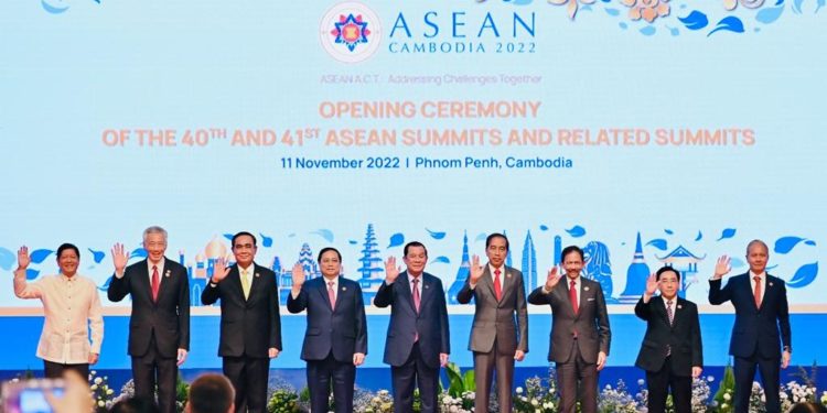‘Saatnya ASEAN Jadi Episentrum Pertumbuhan Ekonomi Global’ 1 ‘Saatnya ASEAN Jadi Episentrum Pertumbuhan Ekonomi Global’