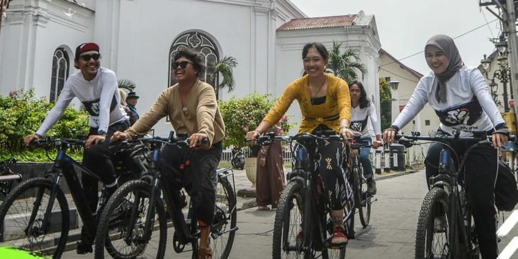 Aksi Iklim Greenpeace Indonesia Dibubarkan Paksa Jelang KTT G20 di Bali