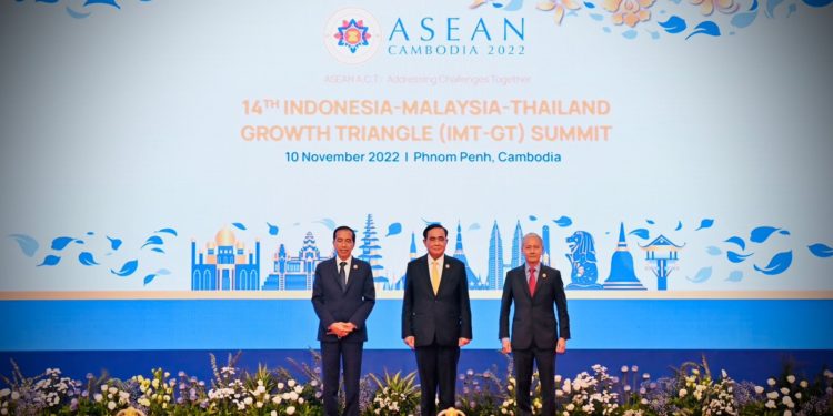 3 Agenda Mendesak untuk Diimplementasikan Indonesia – Malaysia – Thailand Growth Triangle