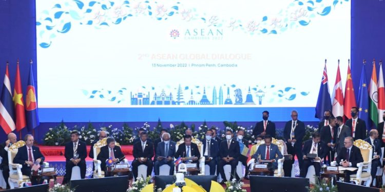 Tiga Agenda Mendesak untuk Hadapi Tantangan Krisis Ekonomi di ASEAN