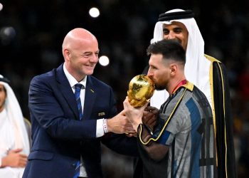Jubah Lionel Messi Saat Penyerahan Trofi Piala Dunia Ditawar Rp15,6 Miliar