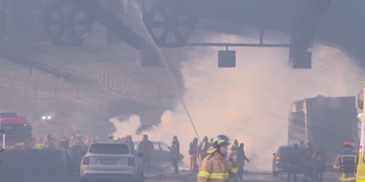 Kebakaran di Terowongan Jalan Tol Korea Selatan, 6 Orang Tewas 1 Kebakaran di Terowongan Jalan Tol Korea Selatan, 6 Orang Tewas