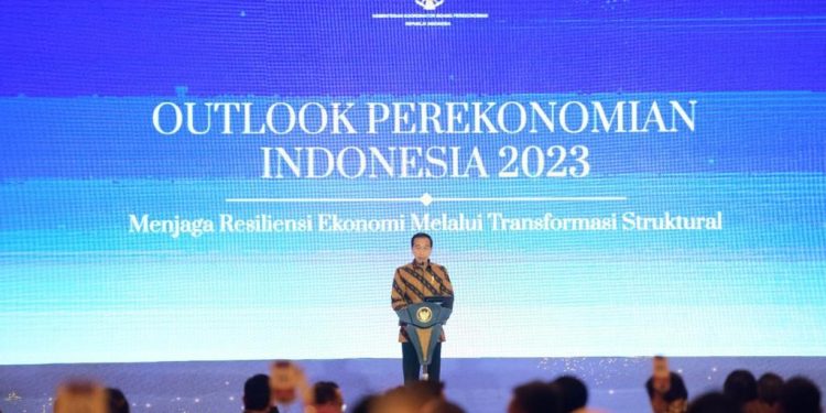 Outlook Perekonomian Indonesia 2023: The Bright Spot in Asia