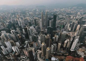 Tesla Incar Malaysia Jadi Basis Investasi di Asia Tenggara, Indonesia? 1