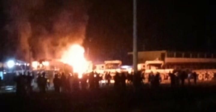Fasilitas Smelter Nikel PT. GNI Dibakar Massa, Pekerja China dan Indonesia Bentrok