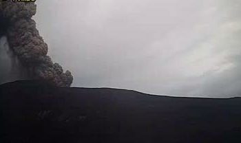Gunung Anak Krakatau Kembali Erupsi, Waspadai Dampaknya