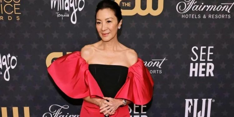 Michelle Yeoh, Aktris Asia Tenggara Pertama Peraih Nominasi Oscar 2023 1