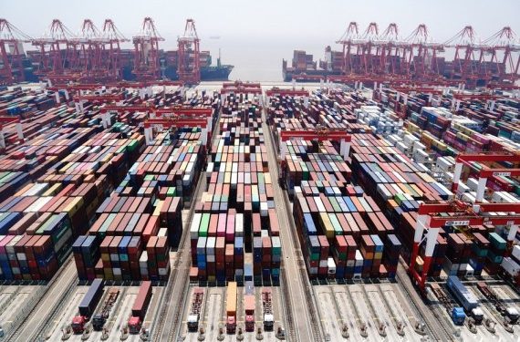 Pelabuhan Shanghai Masih Jadi Pelabuhan Peti Kemas Tersibuk di Dunia pada 2022