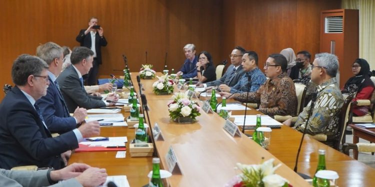 Parlemen Indonesia dan Uni Eropa Bahas Hambatan Ekspor Sawit