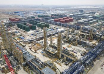 Mesin-mesin Konstruksi Infrastruktur di China Bekerja Tanpa Henti