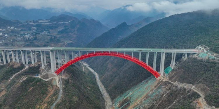 ADB: China Tetap Jadi Destinasi Utama FDI Global di Asia