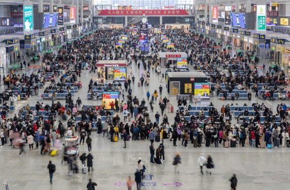 China Catat 100 Juta Perjalanan Kereta Pasca Liburan Festival Musim Semi