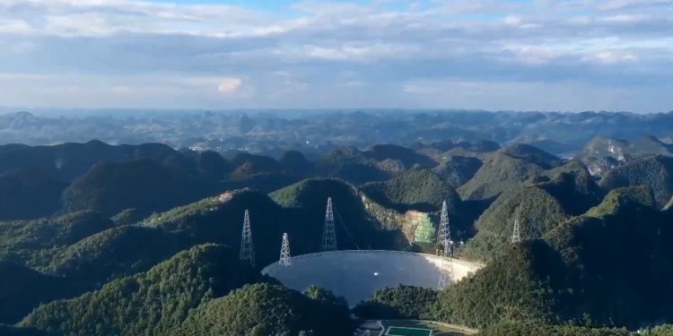 Teleskop FAST China Deteksi lebih dari 740 Pulsar