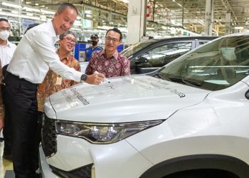 Indonesia Ekspor Perdana Mobil Hybrid Produksi Toyota