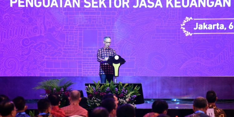 OJK: Pemulihan Ekonomi Indonesia Ditopang Investasi dan Konsumsi