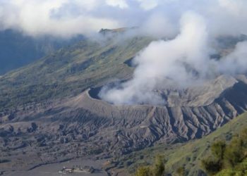 Warning! Gunung Bromo Berstatus Waspada, Bau Belerang Mulai Menyebar