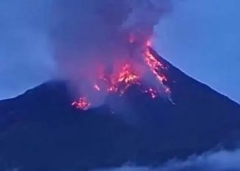 Erupsi Gunung Karangetang, Luncurkan Lava Pijar Sejauh 1.500 Meter