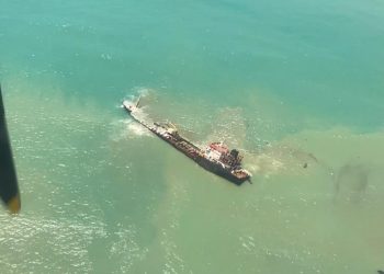 Tumpahan Aspal Mentah Cemari Perairan Nias