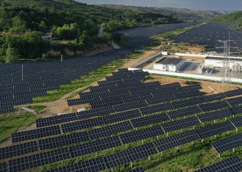 Kapasitas Energi Surya di Indonesia Tertinggal Jauh di Asia Tenggara